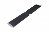 Bílá náhradní protiskluzová páska pro hliníkové nášlapy FLOMA Standard - 63,5 x 11,5 cm a 