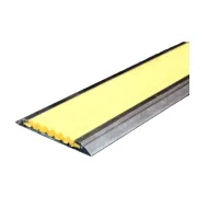 �lut� hlin�kov� schodov� li�ta s protiskluzov�m p�skem Antislip - 200 x 5,3 x 0,6 cm