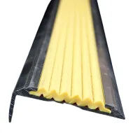 �lut� hlin�kov� schodov� hrana s protiskluzov�m p�skem Antislip - 400 x 5,3 x 2 cm